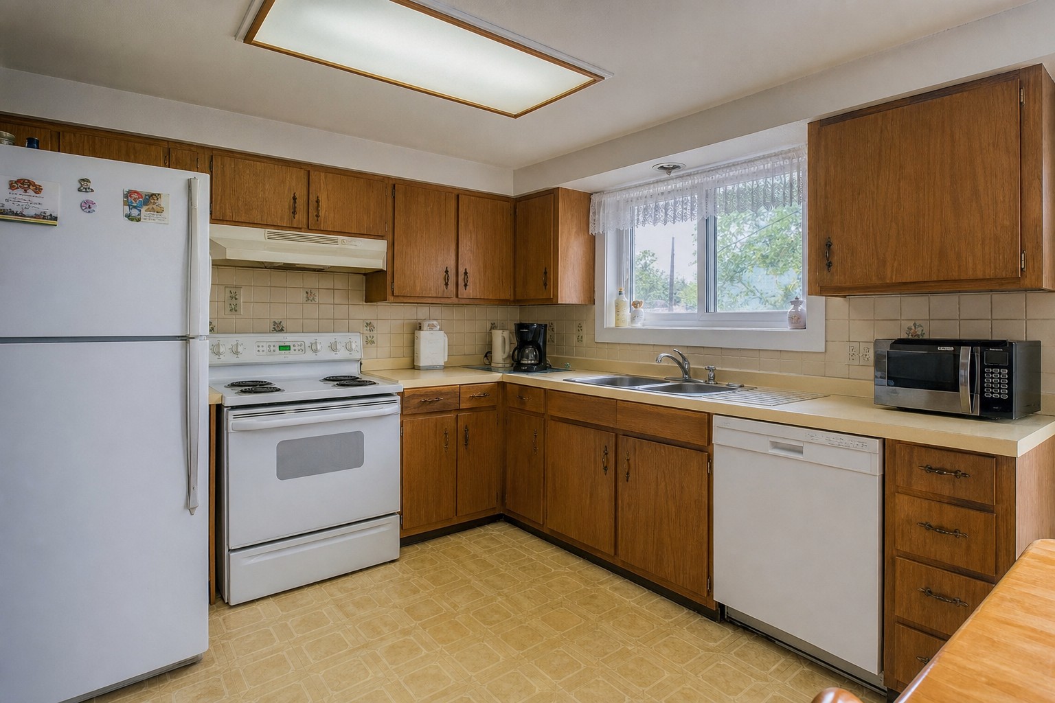 Original, unrenovated kitchen photo